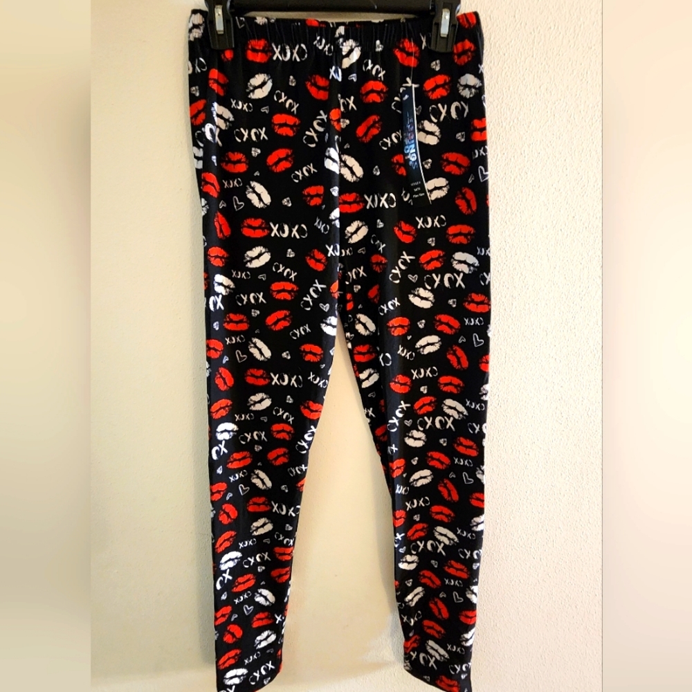 Leggings Depot -  Plus Size  - Black with Lips designs - Polyester/Spandex NWT